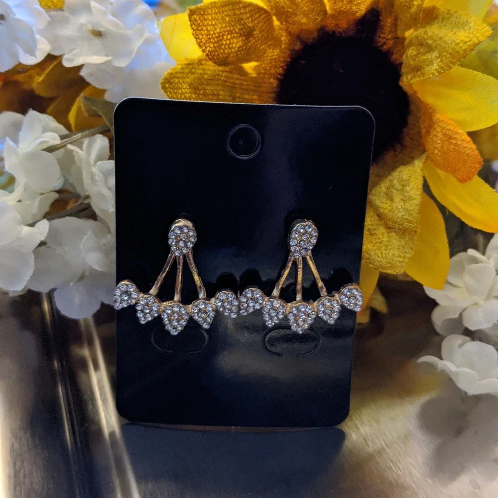 SOLD SOLD SOLD Vintage Gold Tone Rhinestone Hanger Earrings - Picture 8 of 11